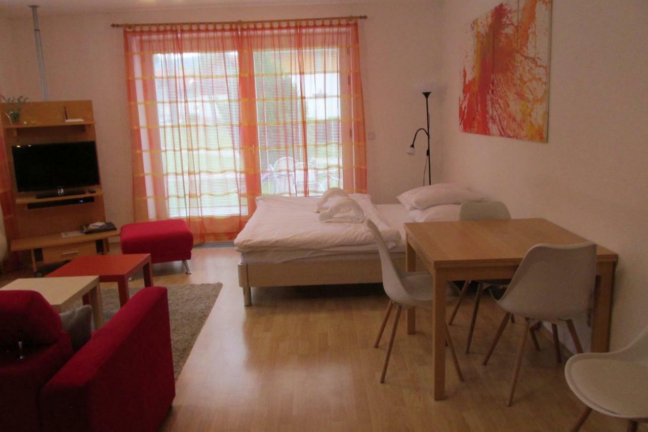 Apartman Riviera Apartment Липно над Вълтава Екстериор снимка